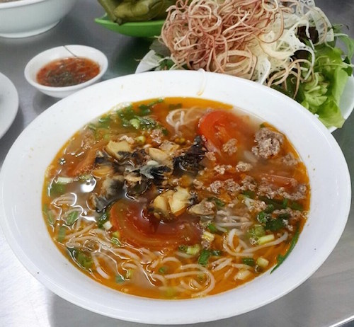 Những quán bún riêu 'nức tiếng' ở Sài Gòn ảnh 3